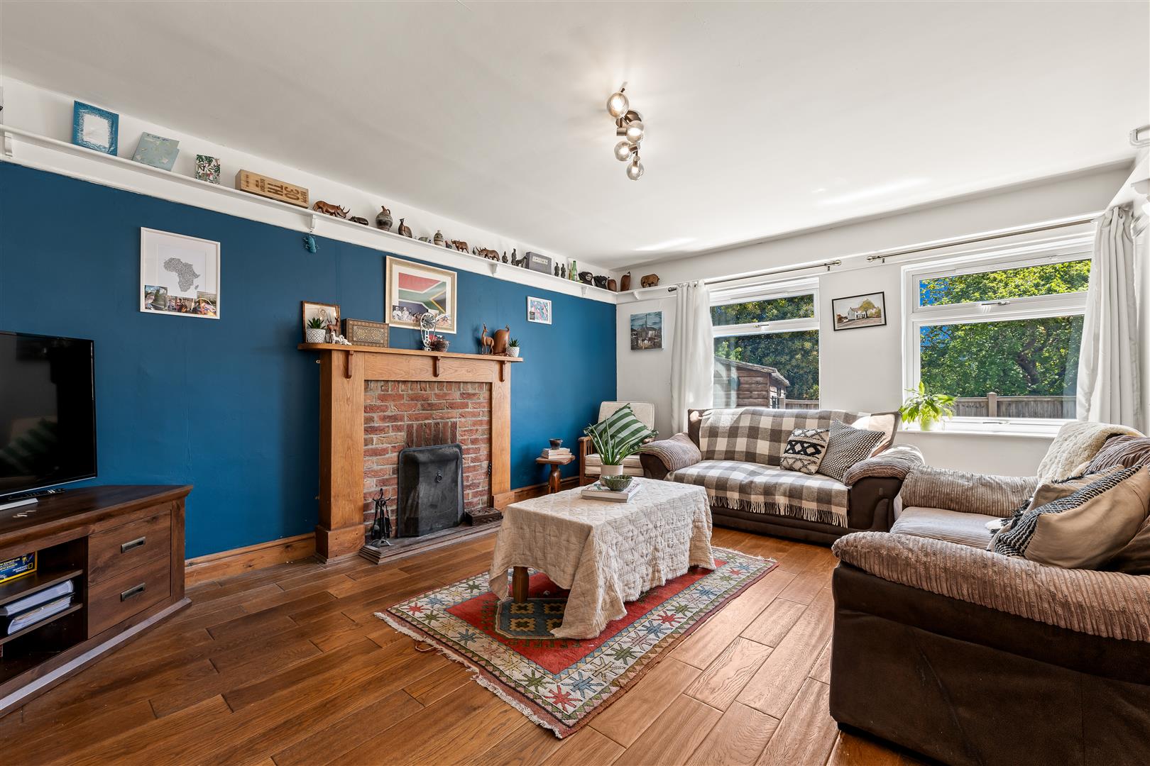 Main Street, Upton, Newark